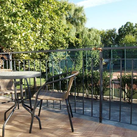 Garden Club Panzio Bed & Breakfast Balatonmariafurdo Bagian luar foto