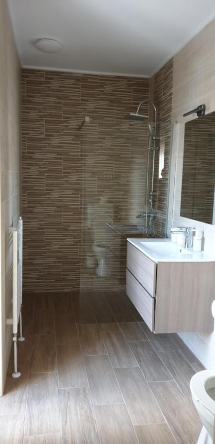 Garden Club Panzio Bed & Breakfast Balatonmariafurdo Bagian luar foto